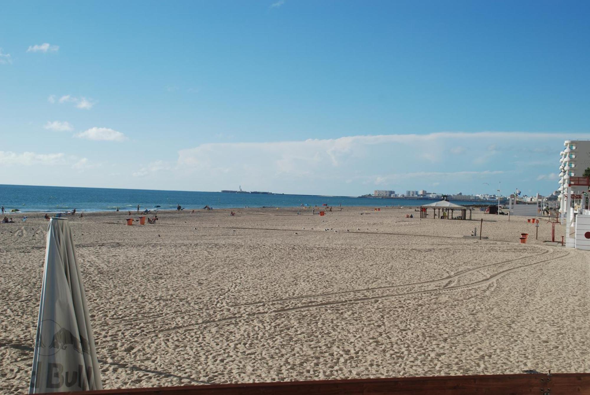 Brisas Estadio Playa Victoria Cadix Extérieur photo